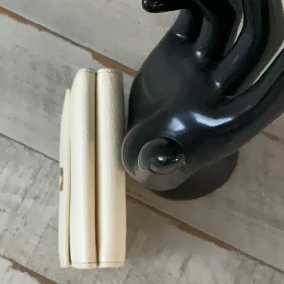 Chanel CC Logo Cream Caviar Leather TriFold Compact Wallet. Vintage - Picture 7 of 14